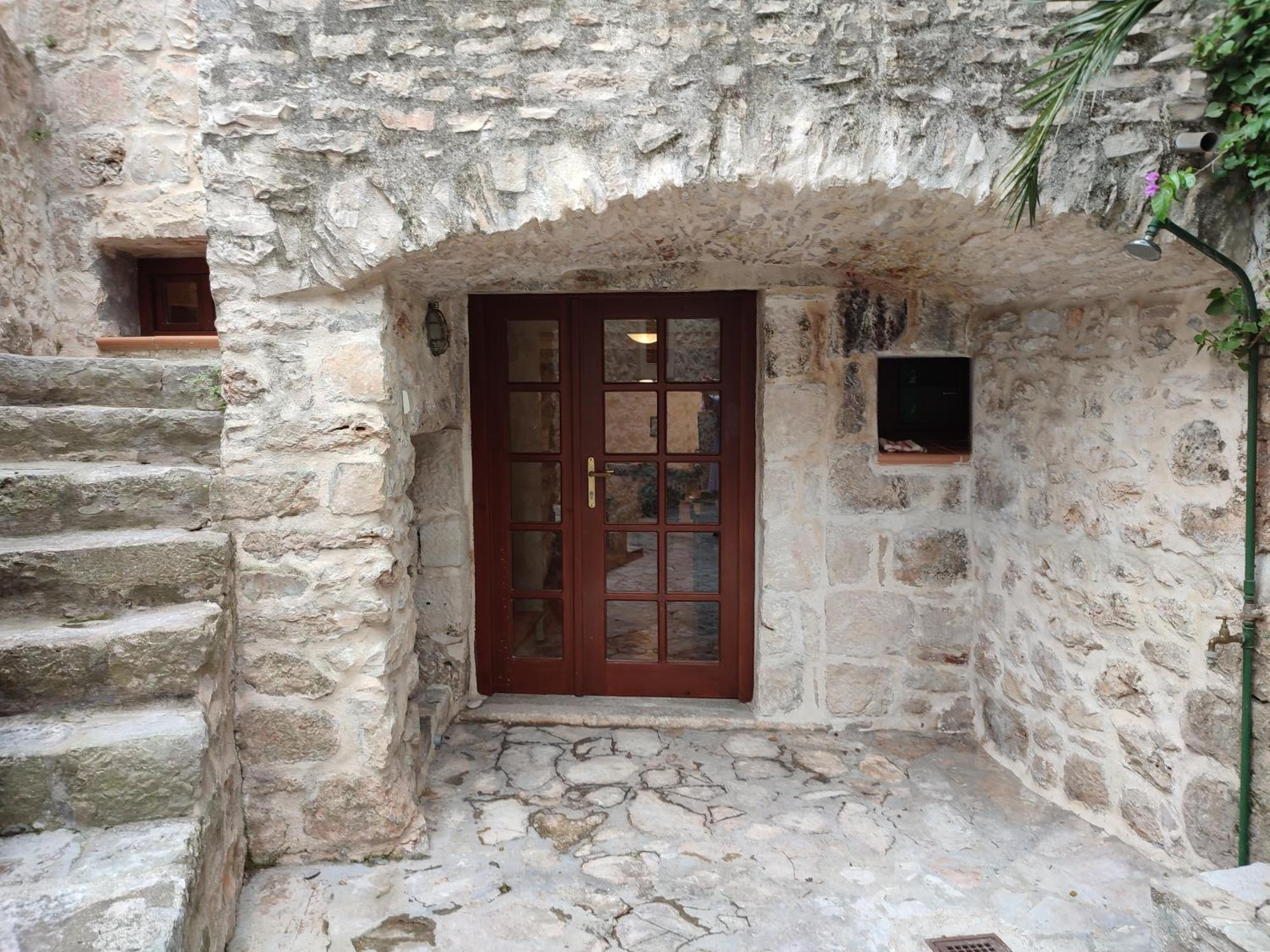 Villa Rustika Sutivan Esterno foto