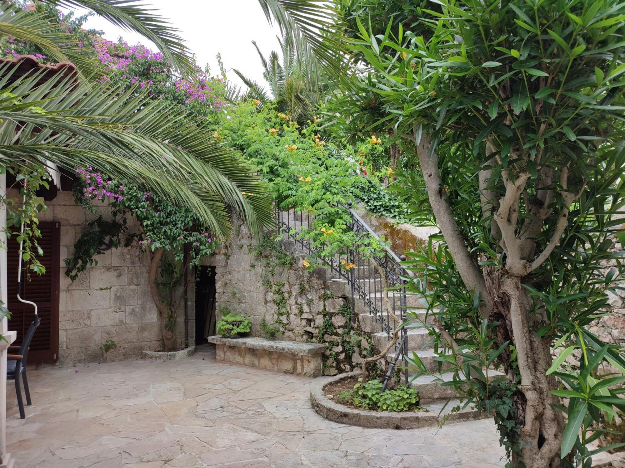Villa Rustika Sutivan Esterno foto